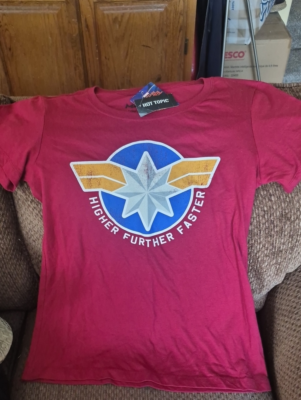 Hot Topic Women's Captain Marvel Graphic Tee in Red